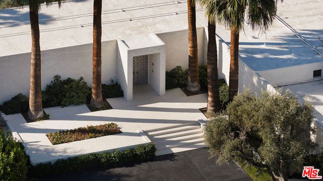 1255 E Via Estrella, Palm Springs, CA 92264