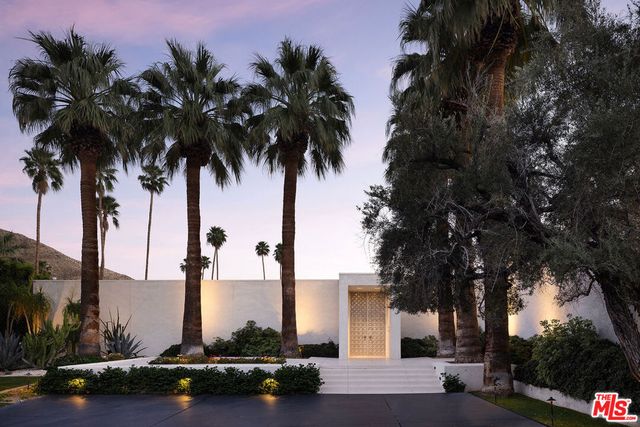1255 E Via Estrella, Palm Springs, CA 92264