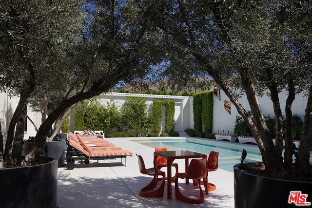 1255 E Via Estrella, Palm Springs, CA 92264