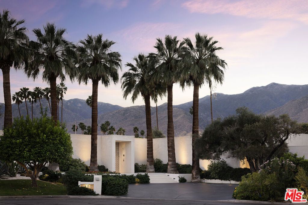 1255 E Via Estrella, Palm Springs, CA 92264