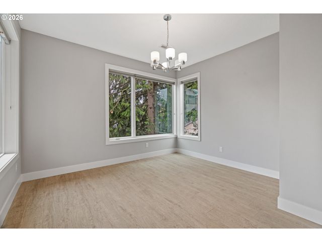 10415 Sw 46TH Pl A, Portland, OR 97219