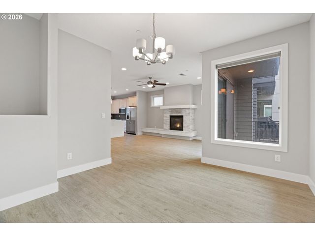 10415 Sw 46TH Pl A, Portland, OR 97219