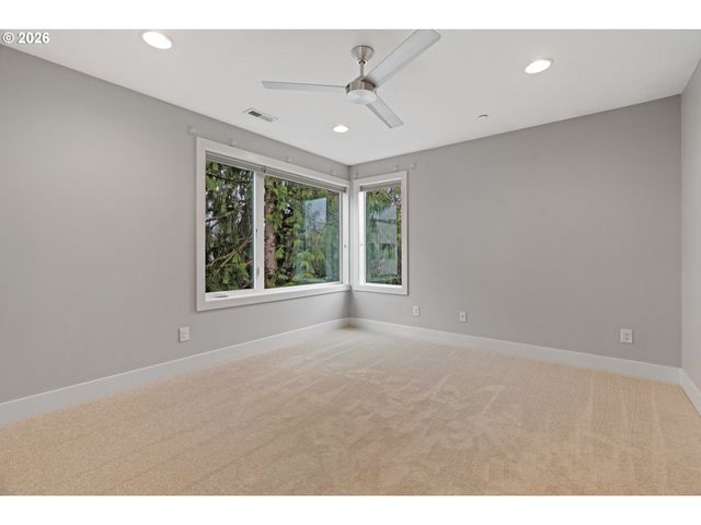 10415 Sw 46TH Pl A, Portland, OR 97219