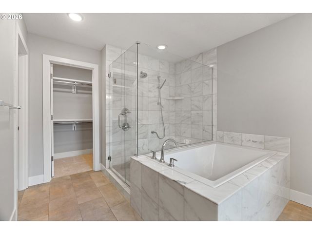 10415 Sw 46TH Pl A, Portland, OR 97219