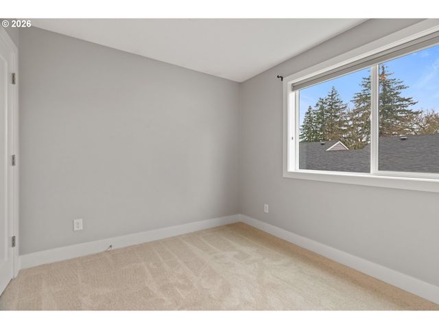 10415 Sw 46TH Pl A, Portland, OR 97219