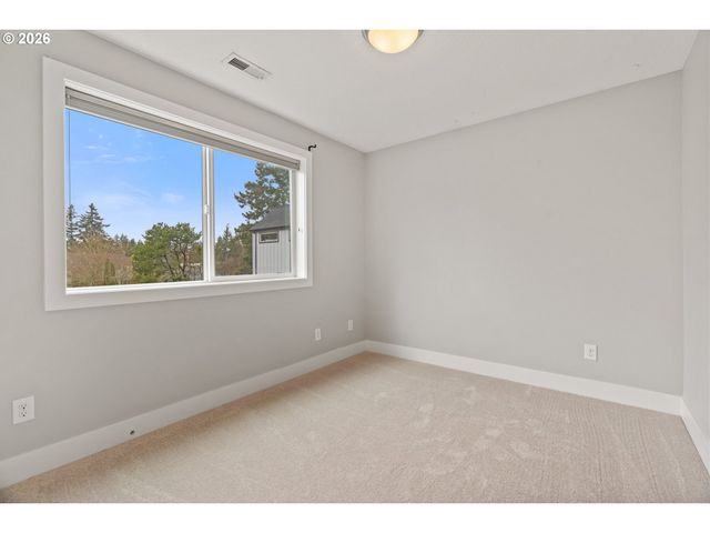 10415 Sw 46TH Pl A, Portland, OR 97219