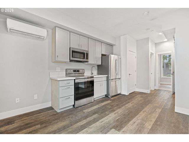 10415 Sw 46TH Pl A, Portland, OR 97219