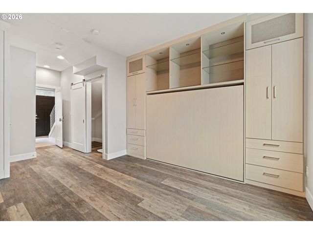 10415 Sw 46TH Pl A, Portland, OR 97219