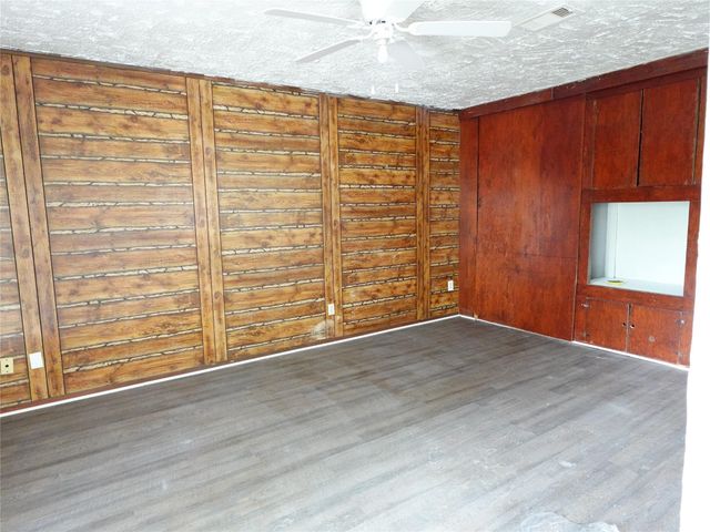 8022 Woodlyn Road, Houston, TX 77028