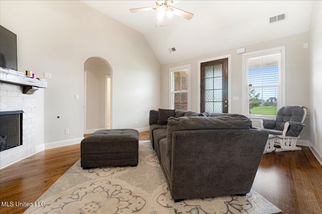 4943 W Margarette Circle, Olive Branch, MS 38654