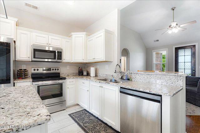 4943 W Margarette Circle, Olive Branch, MS 38654