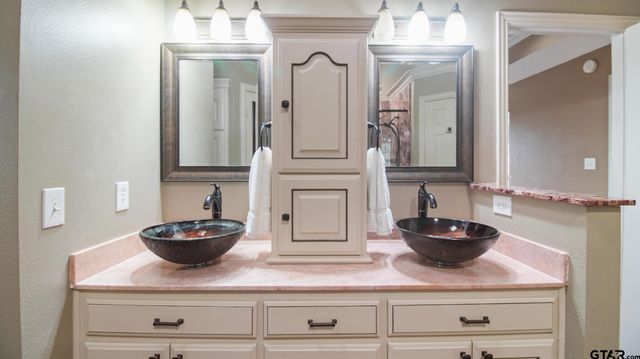 15360 Wagon Wheel Drive, Chandler, TX 75758