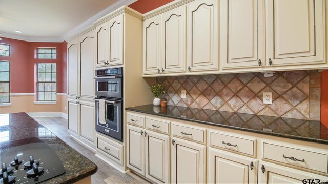 15360 Wagon Wheel Drive, Chandler, TX 75758