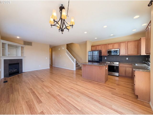 1402 Ne EDGEFIELD St, Hillsboro, OR 97124