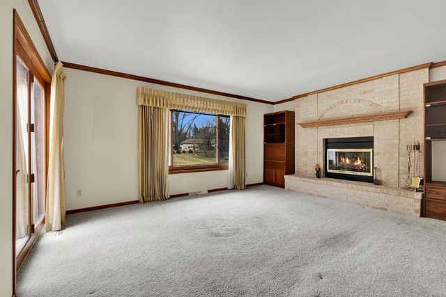 4916 S 82nd STREET, Greenfield, WI 53220