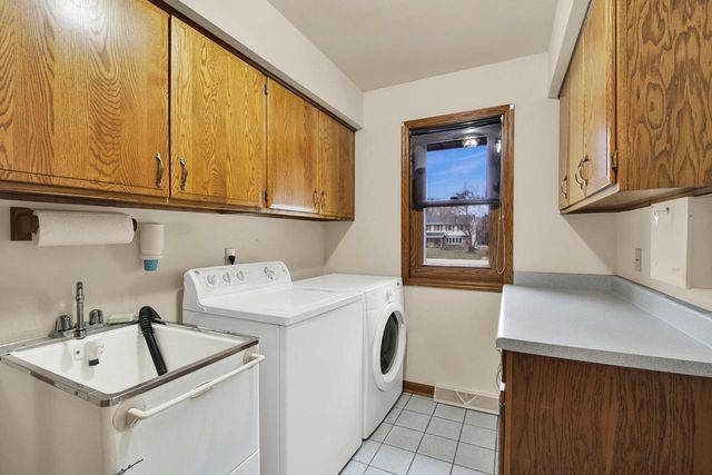 4916 S 82nd STREET, Greenfield, WI 53220