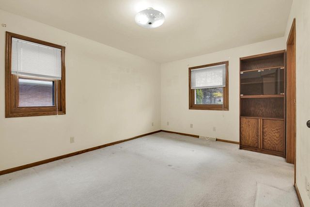 4916 S 82nd STREET, Greenfield, WI 53220