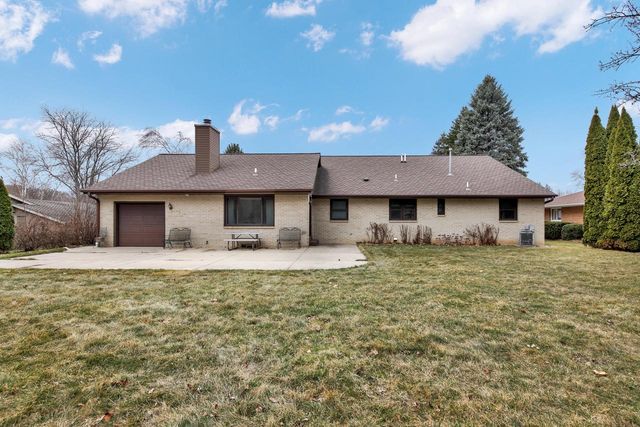 4916 S 82nd STREET, Greenfield, WI 53220