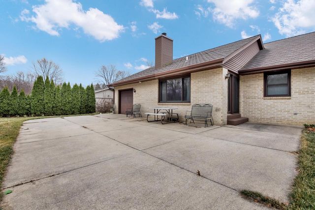 4916 S 82nd STREET, Greenfield, WI 53220