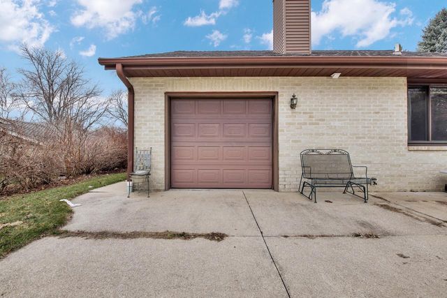 4916 S 82nd STREET, Greenfield, WI 53220