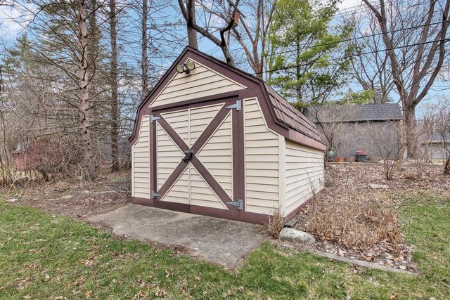 4916 S 82nd STREET, Greenfield, WI 53220