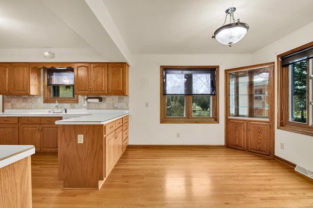 4916 S 82nd STREET, Greenfield, WI 53220