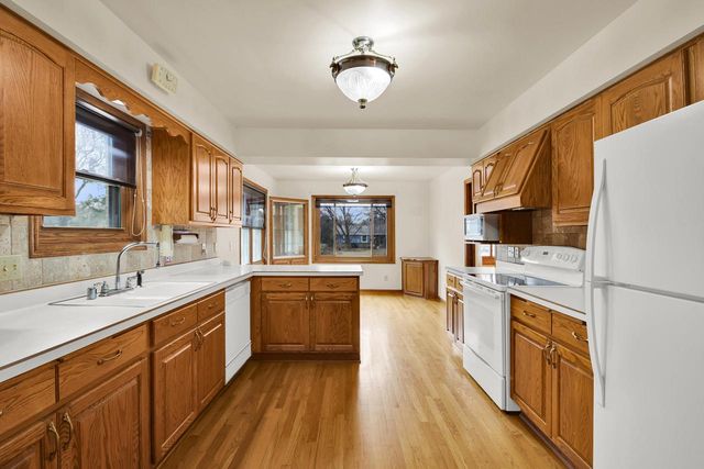 4916 S 82nd STREET, Greenfield, WI 53220