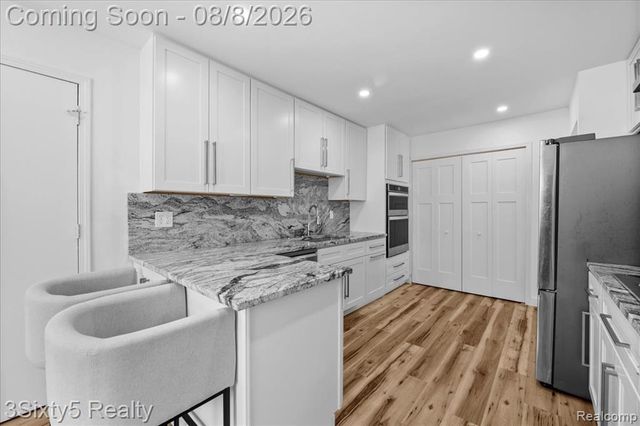 1189 Pine Ridge Court, Rochester Hills, MI 48306