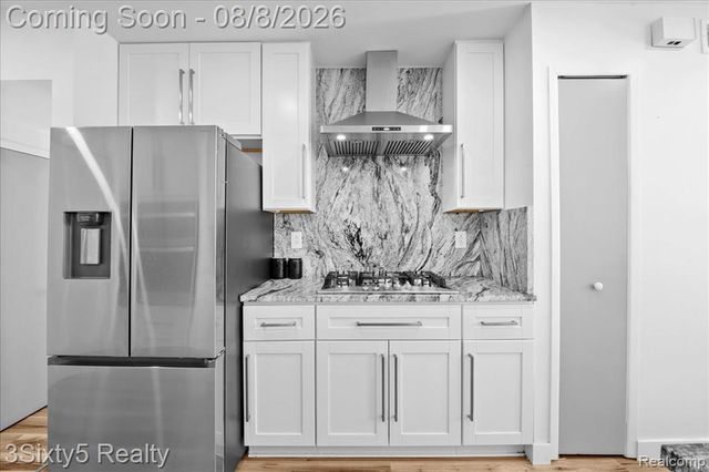 1189 Pine Ridge Court, Rochester Hills, MI 48306
