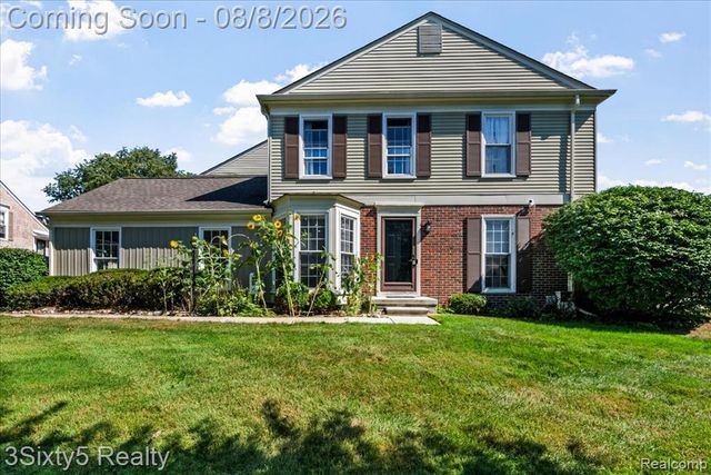 1189 Pine Ridge Court, Rochester Hills, MI 48306