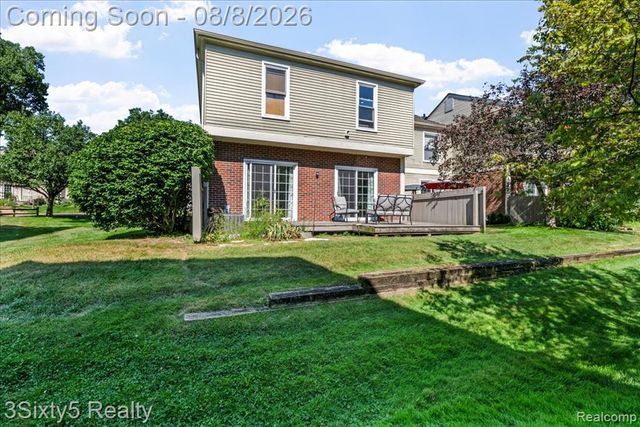 1189 Pine Ridge Court, Rochester Hills, MI 48306