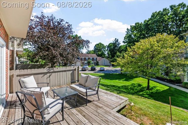 1189 Pine Ridge Court, Rochester Hills, MI 48306