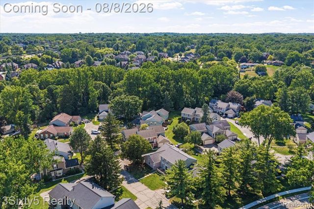 1189 Pine Ridge Court, Rochester Hills, MI 48306