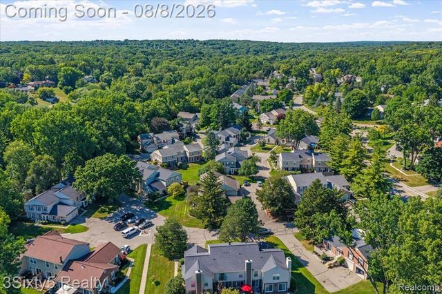 1189 Pine Ridge Court, Rochester Hills, MI 48306