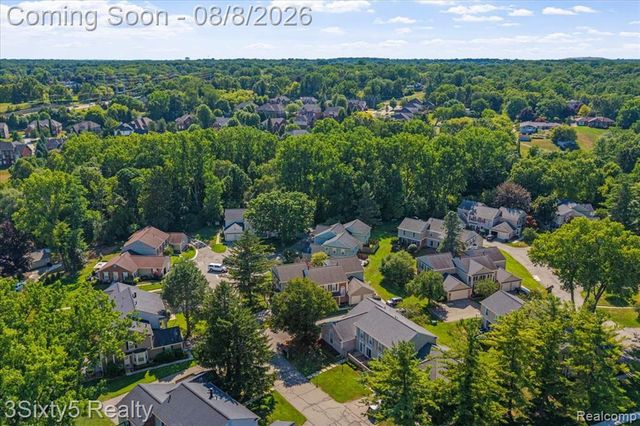 1189 Pine Ridge Court, Rochester Hills, MI 48306