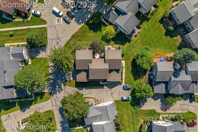 1189 Pine Ridge Court, Rochester Hills, MI 48306