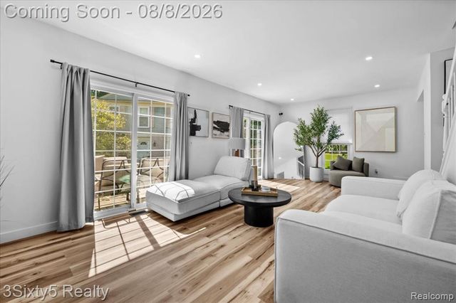 1189 Pine Ridge Court, Rochester Hills, MI 48306