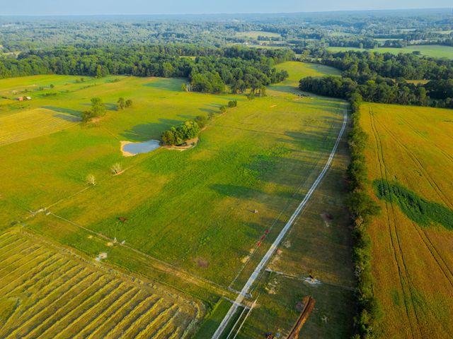 1074 Pair Six Dr, Springfield, TN 37172