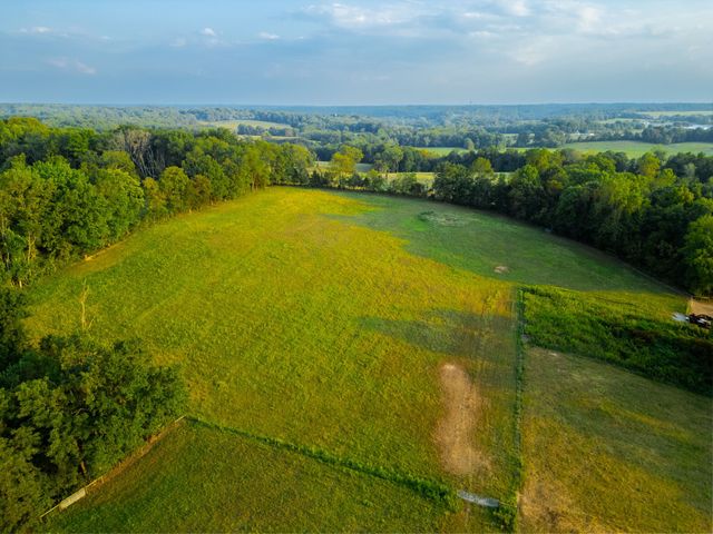 1074 Pair Six Dr, Springfield, TN 37172