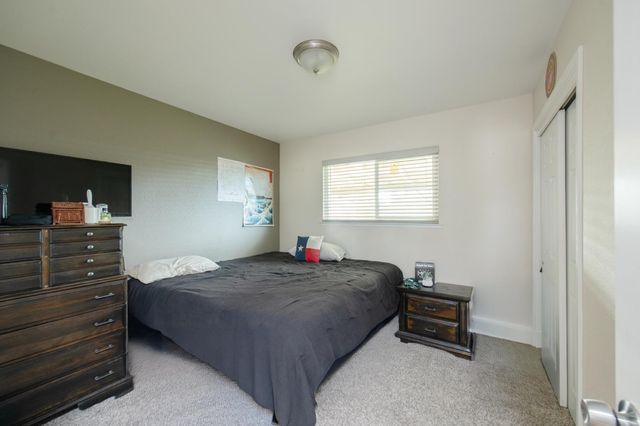 30 W Holland Avenue, Clovis, CA 93612