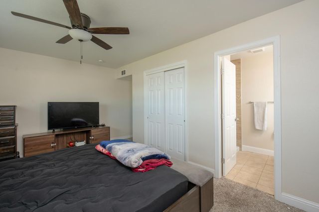 30 W Holland Avenue, Clovis, CA 93612