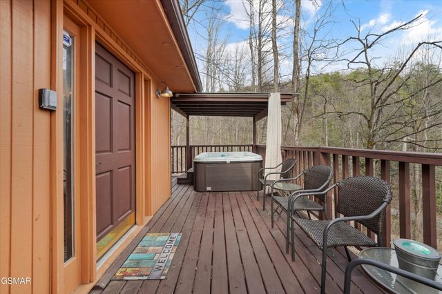 1103 Villa Lane, Gatlinburg, TN 37738