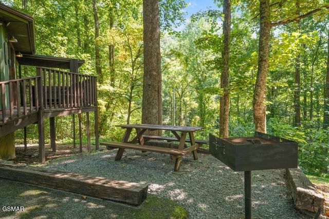 1103 Villa Lane, Gatlinburg, TN 37738