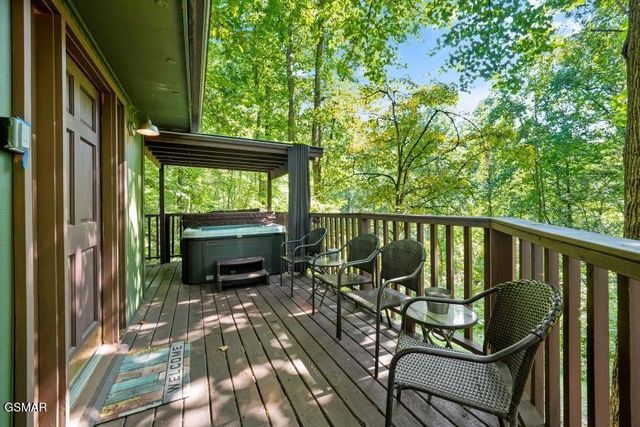 1103 Villa Lane, Gatlinburg, TN 37738
