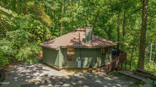 1103 Villa Lane, Gatlinburg, TN 37738
