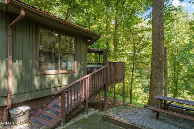 1103 Villa Lane, Gatlinburg, TN 37738