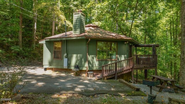1103 Villa Lane, Gatlinburg, TN 37738