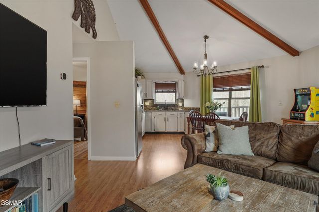 1103 Villa Lane, Gatlinburg, TN 37738