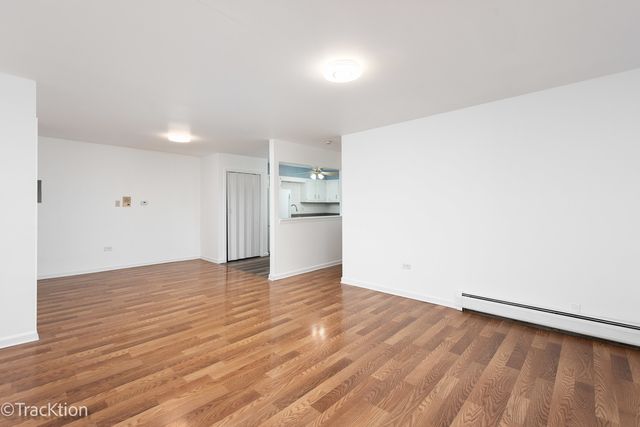 159 W Elk Trail 359, Carol Stream, IL 60188