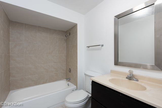 159 W Elk Trail 359, Carol Stream, IL 60188